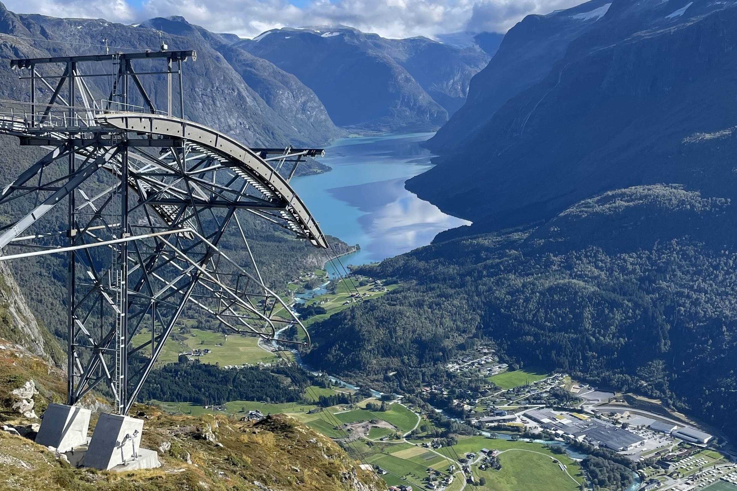 Maxwell Honeymoon – 2024